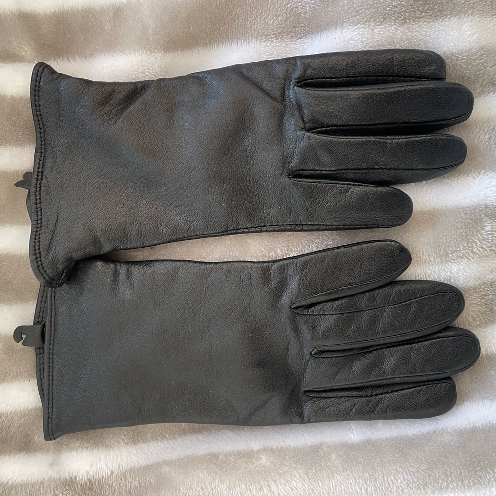 Black leather gloves